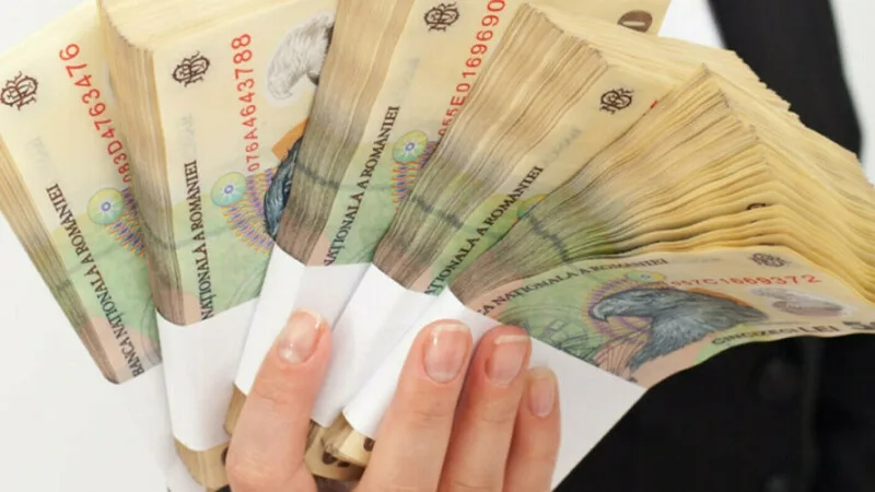 Record lunar absolut la contribuţiile salariaţilor la Pilonul II de pensii private