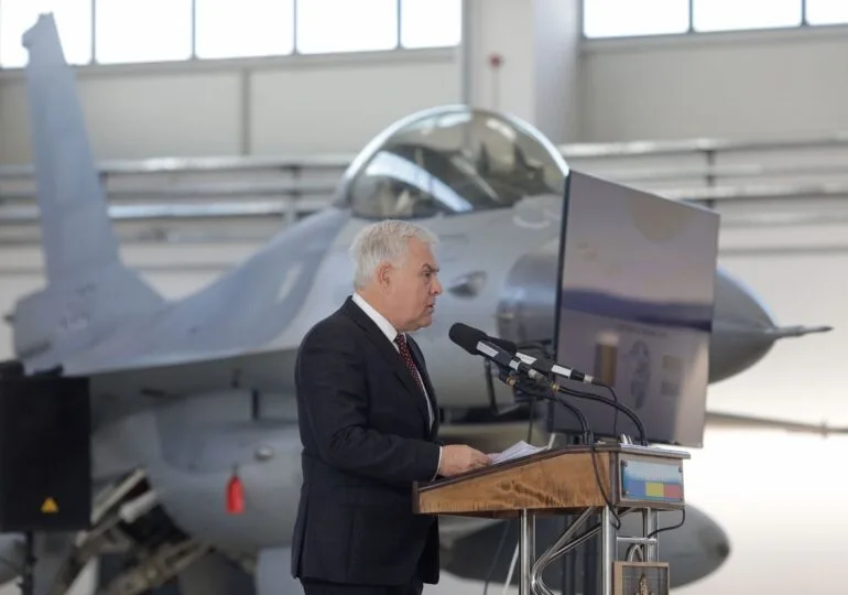 Miniștrii Apărării din România și Olanda au discutat despre cooperarea militară de la Centrul F-16 de la Fetești