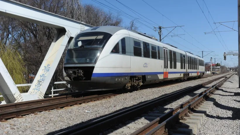 Trenuri modernizate cu fonduri PNRR, puse în circulație pe ruta Brașov – București Nord – Constanța