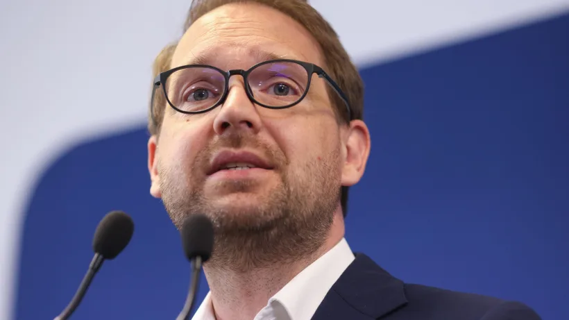 Dominic Fritz explică de ce se opresc unele investiții: Nu poți să tai ceva ce nu există