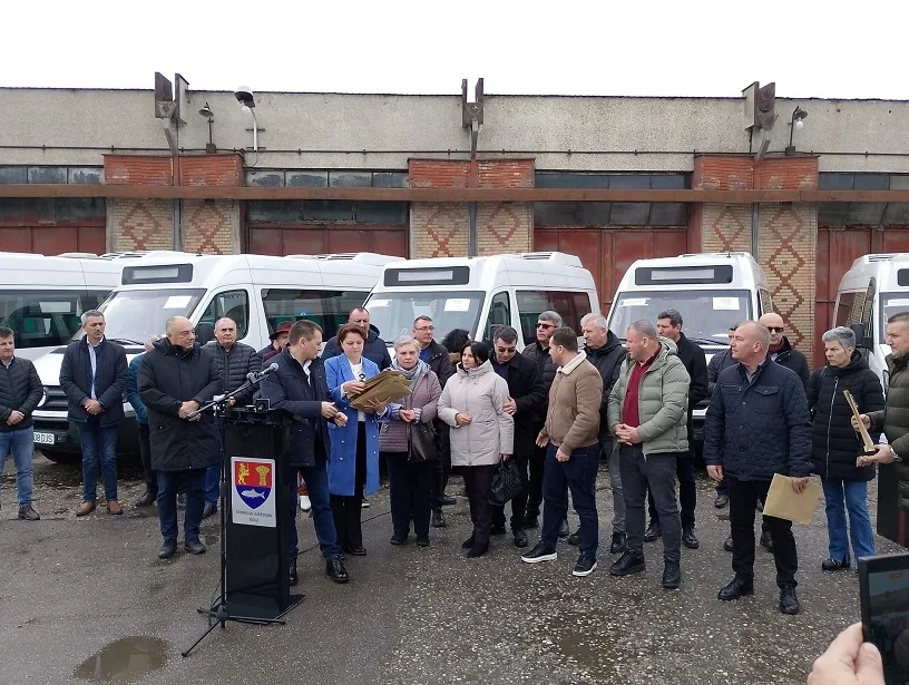 Cosmin Vasile, președinte CJ Dolj: Primele 20 de microbuze școlare electrice livrate comunelor din județ
