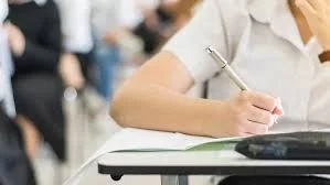 CNCE: Notele de la clasă ar putea conta din nou pentru admiterea la liceu după 2028