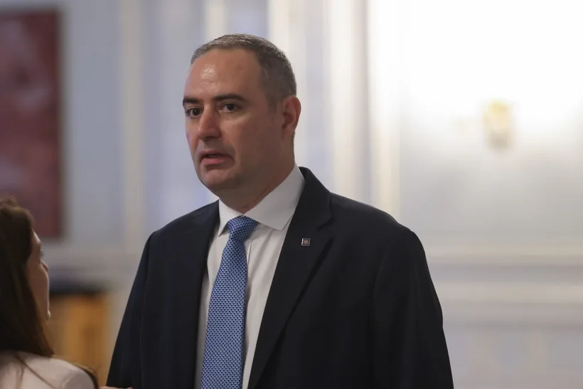 Obligațiunile României pe 10 ani scad cu 40 de puncte de bază față de începutul anului
