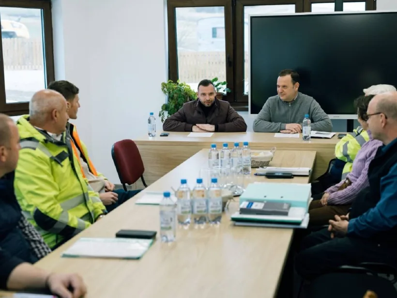 Reabilitarea a peste 48 de km de drumuri județene, din zona Odorhei, intră în linie dreaptă