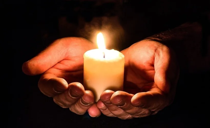 Patriarhia Română aduce Sfânta Lumină în România cu o cursă specială din Tel Aviv