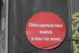 Parlamentarii propun mutarea responsabilității privind consolidarea clădirilor către proprietari