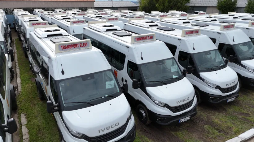 Consiliul Județean Galați a distribuit 30 de microbuze hibride pentru școlile din mediul rural