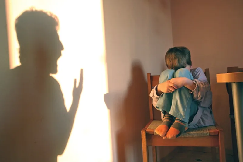 Studiu cu rezultate îngrijorătoare. Teama și lipsa de încredere îi fac pe mulți copii să tacă în fața abuzurilor