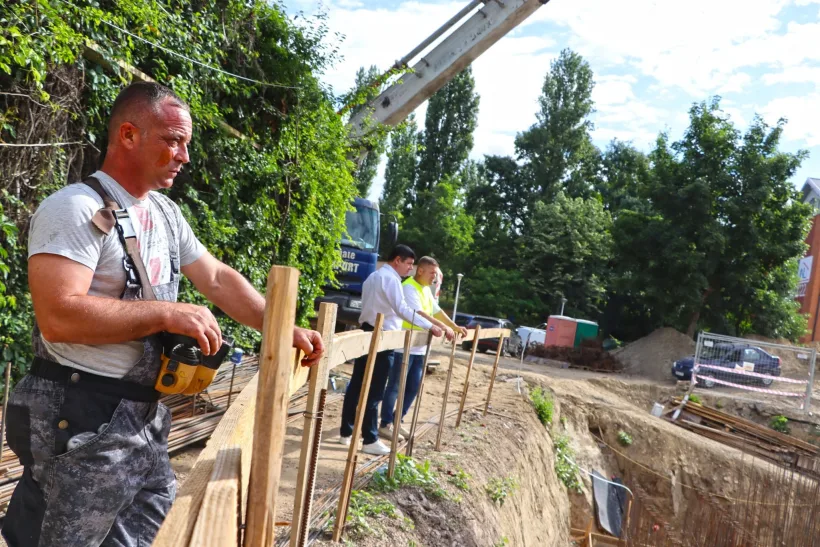 A început turnarea fundației la Centrul de Îngrijiri Paliative din Galați