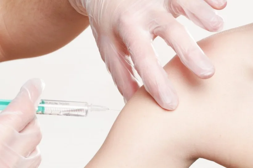 Compania farmaceutică Pfizer începe testarea vaccinului contra Covid-19 pe copii