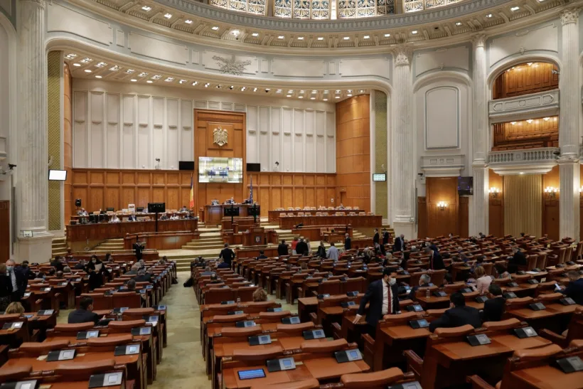 Primul scandal în Parlamentul României!
