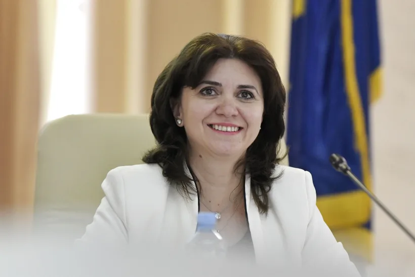 Examenele de licenţă la facultate şi de disertaţie la masterat vor fi organizate “după ce se încheie anul universitar cu bine”, anunţă ministrul Educaţiei
