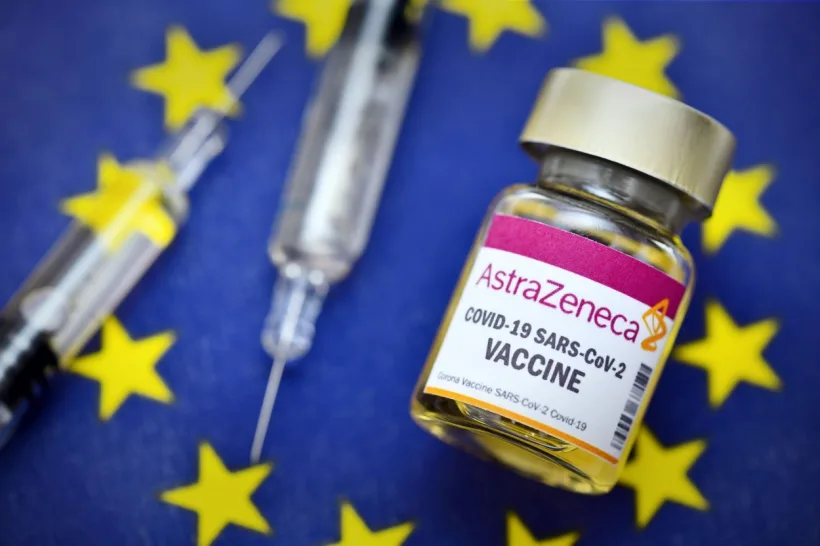 Vaccinul AstraZeneca-Oxford îşi schimbă denumirea în ”Vaxzevria”