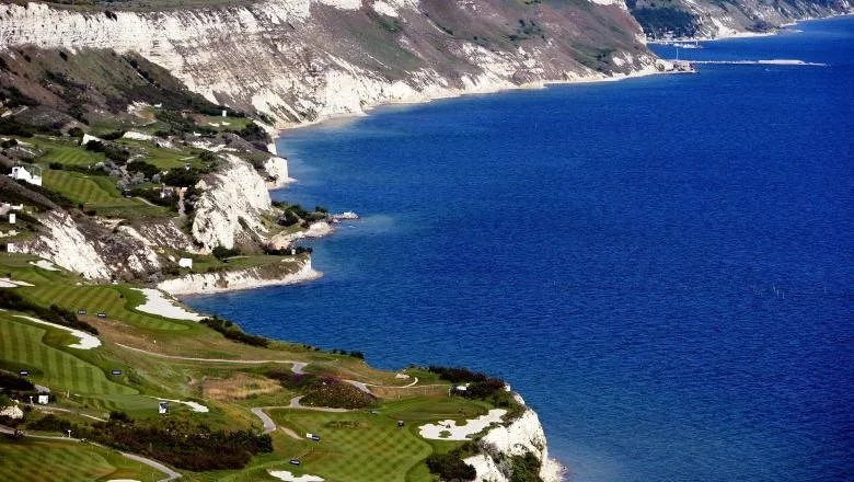 A fost lansată o linie telefonică destinată celor care au cumpărat pachete turistice