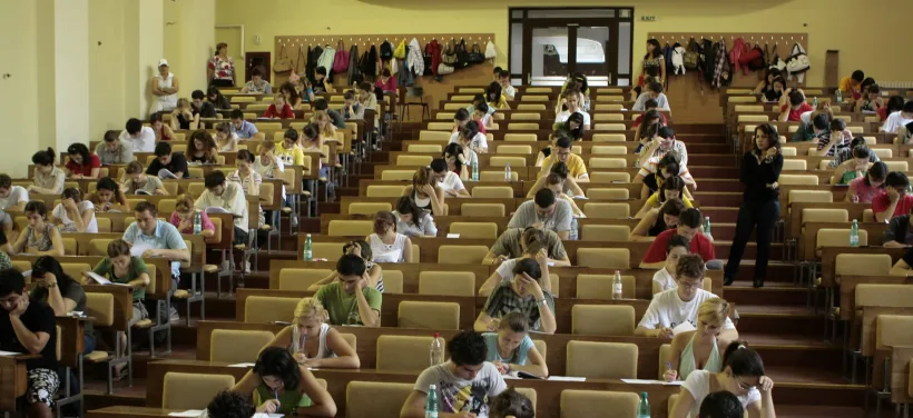 USR propune limitarea numărului zilnic de ore de curs la facultate