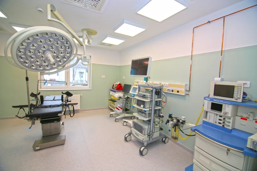 Clădirea principală a Spitalului Tg. Bujor, în care funcţionează Maternitatea şi secţia de Chirurgie Generală, a fost consolidată, reabilitată şi modernizată