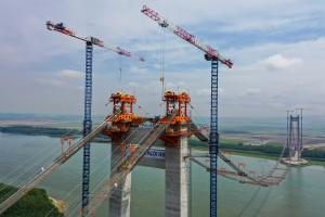 Deputatul Rodeanu, despre podul peste Dunăre: &Icirc;nt&acirc;rzierile au fost recuperate, lucrările sunt &icirc;n avans