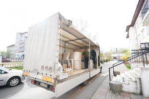 Obiective &icirc;ndeplinite: au sosit primele dotări cu mobilier modern pentru școlile din Ialomița!
