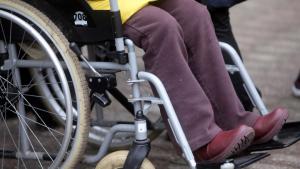 Premierul Ciolacu: Nu cred că avem peste 800.000 de persoane cu handicap &icirc;n Rom&acirc;nia