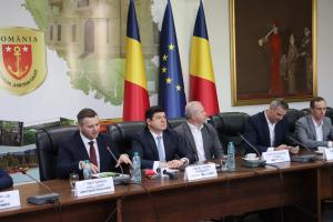 Galați: Zeci de contracte pentru modernizarea iluminatului public și a rețelelor de apă și canalizare