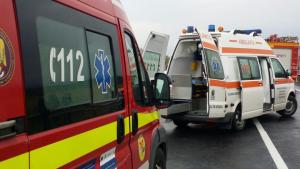 Ambulanță SMURD, implicată &icirc;ntr-un accident. Trei persoane rănite și mai multe tramvaie blocate