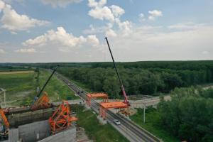 &Icirc;ncepe ridicarea platformei de lucru la podul suspendat de la Brăila