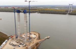 Ministrul Drulă a anunțat c&acirc;nd va fi gata podul suspendat peste Dunăre