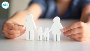 A fost promulgată legea care le permite părinţilor să &icirc;şi ia zile libere și după &icirc;ncetarea stării de urgență, p&acirc;nă la finalul anului școlar