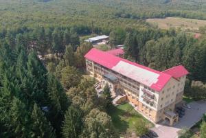 Au &icirc;nceput lucrările de reabilitare la Spitalul de Psihiatrie din Nucet