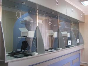 Proiect votat: femeile &icirc;nsărcinate şi persoanele cu copii mai mici de 5 ani au prioritate la ghișee