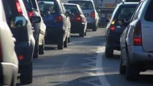 Taxa auto pentru mașinile poluante ar putea intra în vigoare din ianuarie 2026