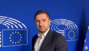 Un europarlamentar rom&acirc;n vrea să oprească interzicerea sobelor şi şemineelor &icirc;n UE