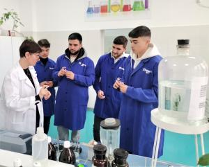 Peste 60 de tineri din Galați fac practică &icirc;n combinatul siderurgic