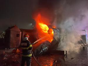 Un rezervor de combustibil a sărit &icirc;n aer la ieșirea din Galați