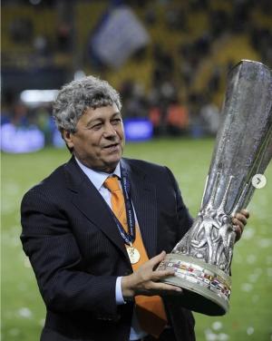 Mircea Lucescu, condus pe ultimul drum: priveghi la Arena Națională și ceremonie la Bellu