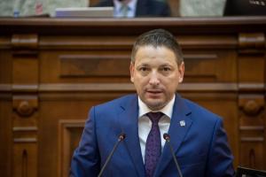 Senatorul Marius Humelnicu: &bdquo;Guvernul Austerităţii&rdquo; taie din nou de pe lista priorităţilor majorarea alocaţiile copiilor!