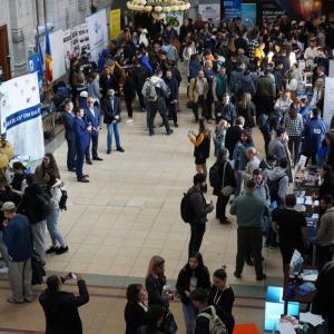 T&acirc;rgul de joburi din Holul Universității: 1000 de studenți au participat