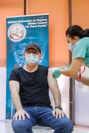 Premierul C&icirc;țu s-a vaccinat cu a treia doză &icirc;mpotriva COVID-19