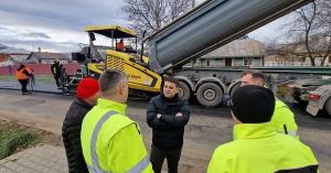 Patru drumuri județene degradate din Suceava vor fi asfaltate &icirc;ncep&acirc;nd de luna viitoare