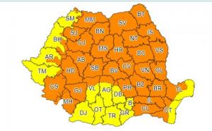 Codul portocaliu de furtuni &icirc;n aproape toată țara a fost prelungit