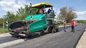 Lucrări de modernizare &icirc;nt&acirc;rziate, a unui drum județean &icirc;n V&acirc;lcea