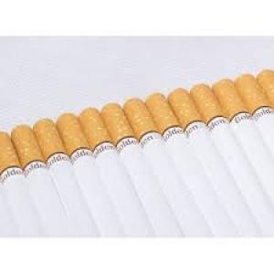 Minorii nu mai pot cumpăra alcool, tutun și băuturi energizante. Ce prevede noua lege adoptată de Parlament