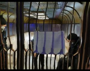 Circulație blocată la Metrou. Sindicaliştii au cobor&acirc;t &icirc;n tunel şi scandează &rdquo;Demisia&rdquo;