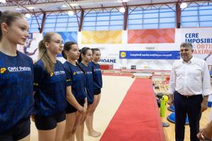 Premierul Marcel Ciolacu s-a &icirc;nt&acirc;lnit cu sportivii care vor reprezenta Rom&acirc;nia la JO Paris 2024