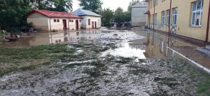 Școlile &icirc;nchise din cauza inundațiilor din județul Galați, vizitate de ministrul Educației