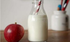 &Icirc;ncepe livrarea laptelui și a produselor lactate &icirc;n școlile din Caraș-Severin