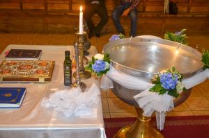 Un bebeluș a murit după a fost scufundat &icirc;n cristelniță, &icirc;n timpul slujbei de botez