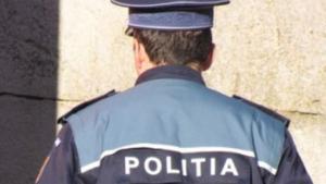 Polițist &icirc;njunghiat din cauza unei măști de protecție