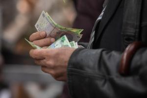 Pensiile se plătesc &icirc;n această lună cu patru zile mai devreme