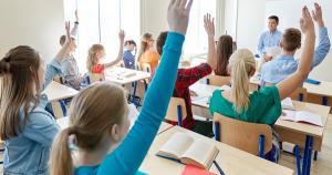 Bolojan: Vom răm&acirc;ne cu cele două burse care se cuvine să răm&acirc;nă, bursele de merit, dar acordate pe merit, și cele sociale